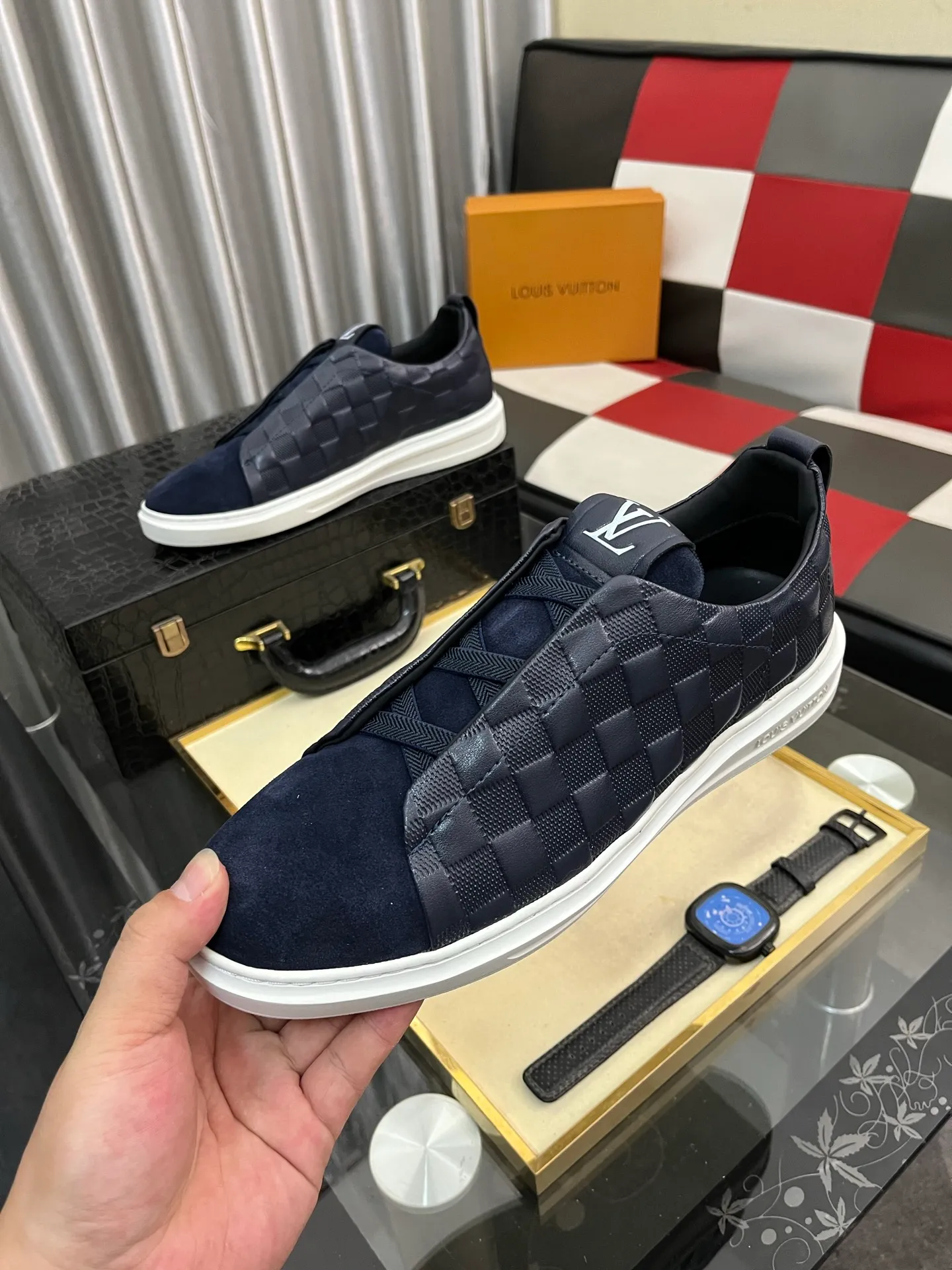 Men's shoes💰: 438⌚️⌚️"Loui* Vuitto*" LV's new Gaobang sports and casual shoes, imported first-layer cowhide ➕ imported sheepskin lining, high-end and comfortable, original outsole is light and wear-resistant! Purely handmade, details determine quality! Size 38-444️⃣Colors available